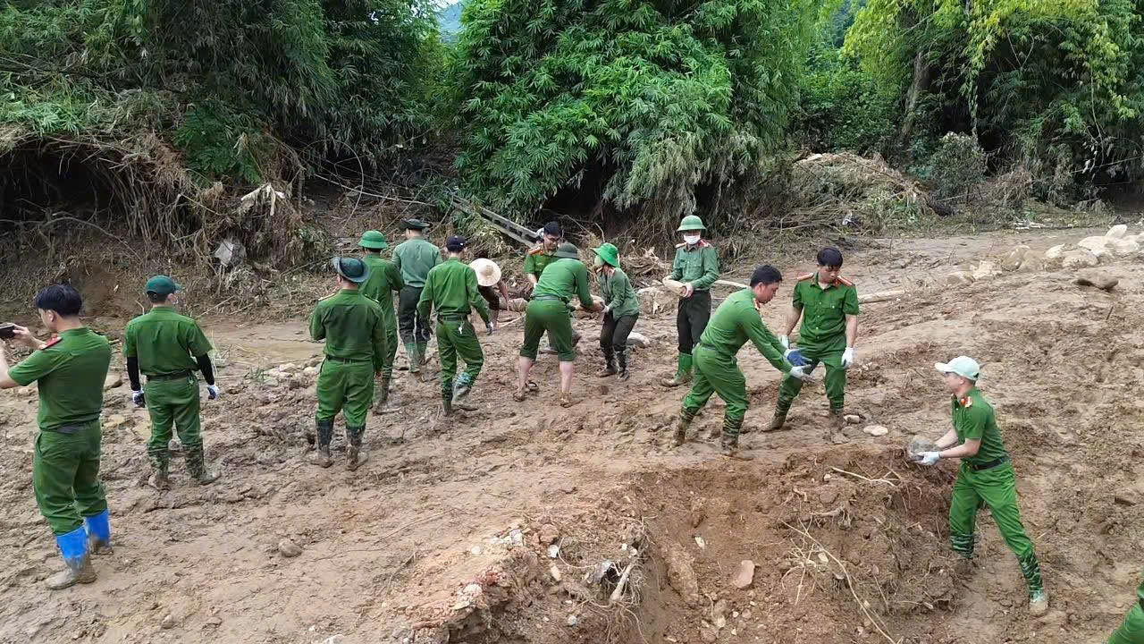 80 năm Công an Nhân dân: Xứng danh “thanh bảo kiếm, lá chắn thép”, vì nước quên thân, vì dân phục vụ - 15