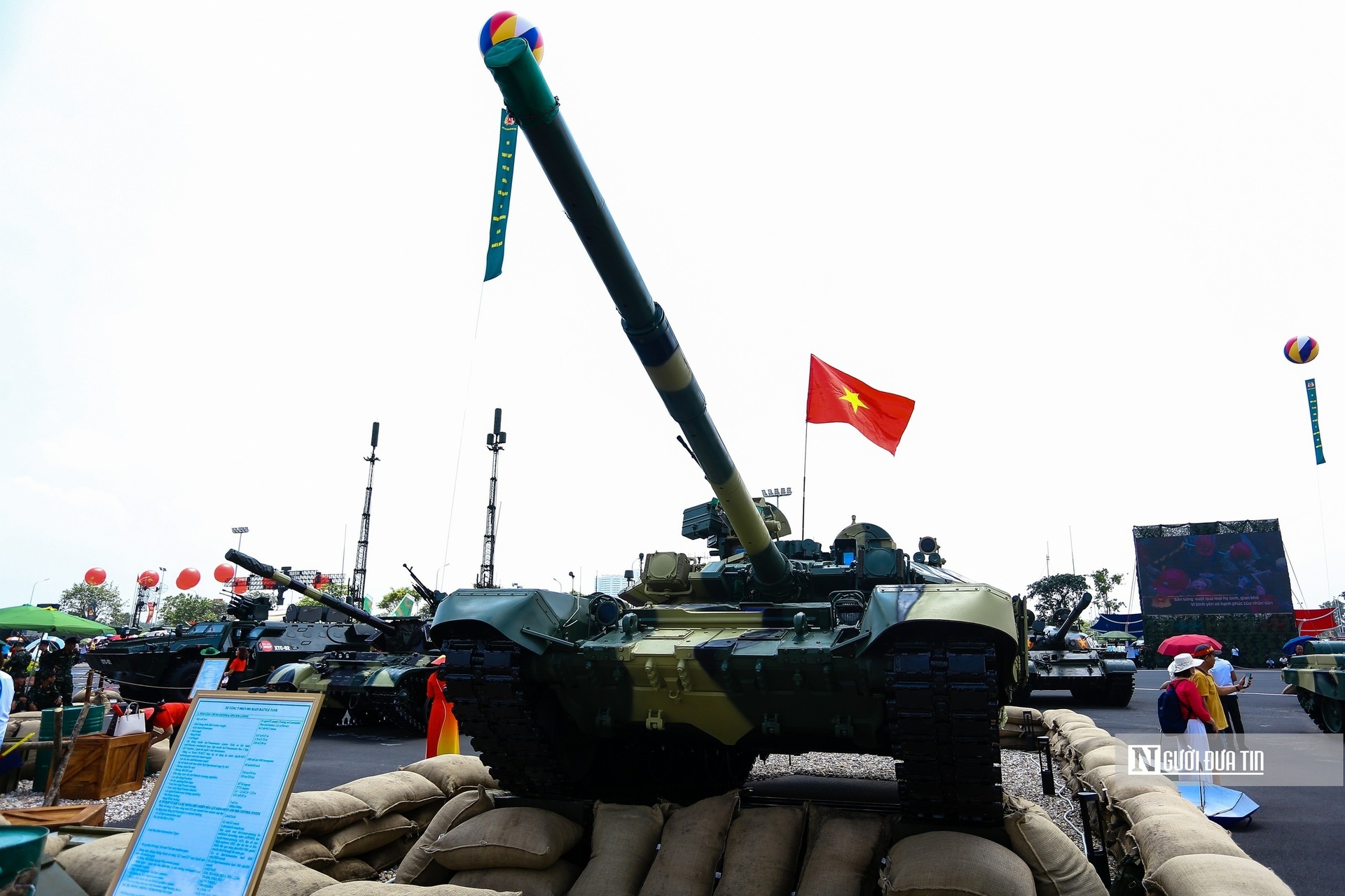 Ngắm dàn khí tài “khủng” tại Triển lãm thành tựu đất nước - 31