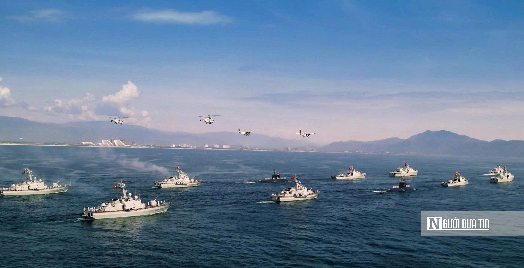 Toàn cảnh lễ diễu binh trên biển của lực lượng vũ trang Việt Nam - 1