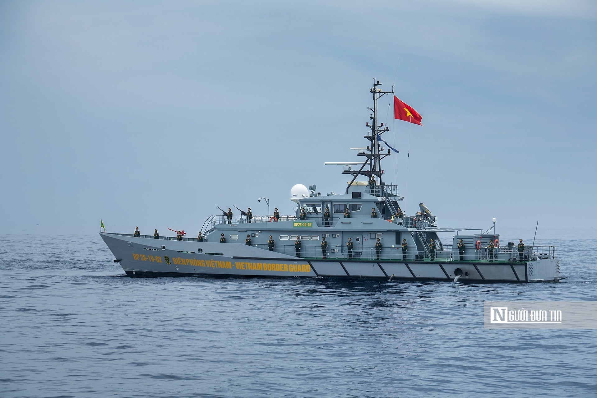 Biên đội tàu Bộ đội Biên phòng tham gia diễu binh trên biển.