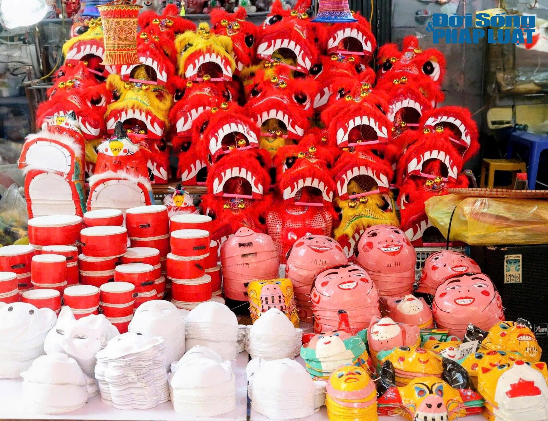 Hà Nội: Phố Hàng Mã rực rỡ sắc màu, rộn ràng đón Trung thu sớm - 4