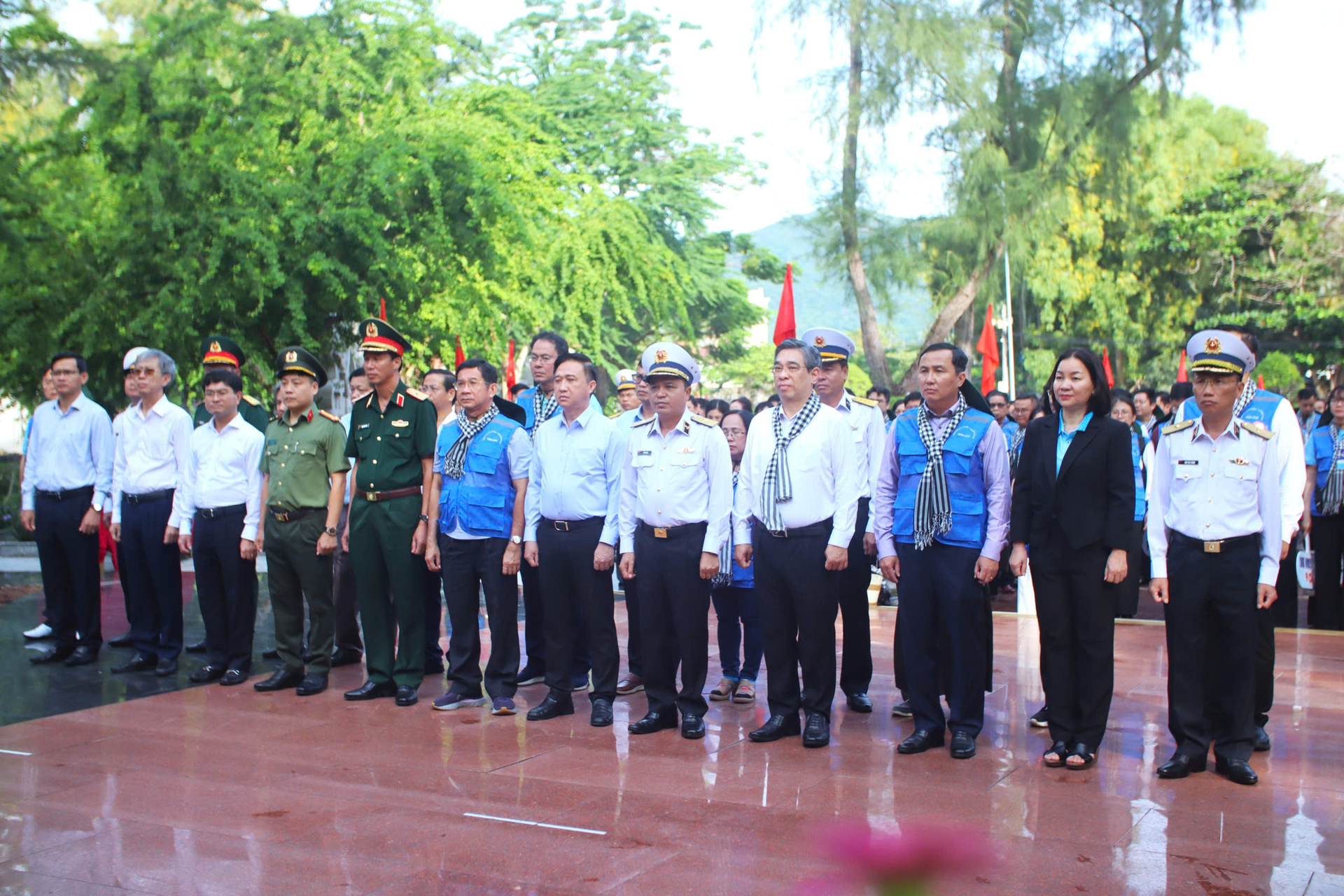 Sáng ngời biển trời Tây Nam - 4