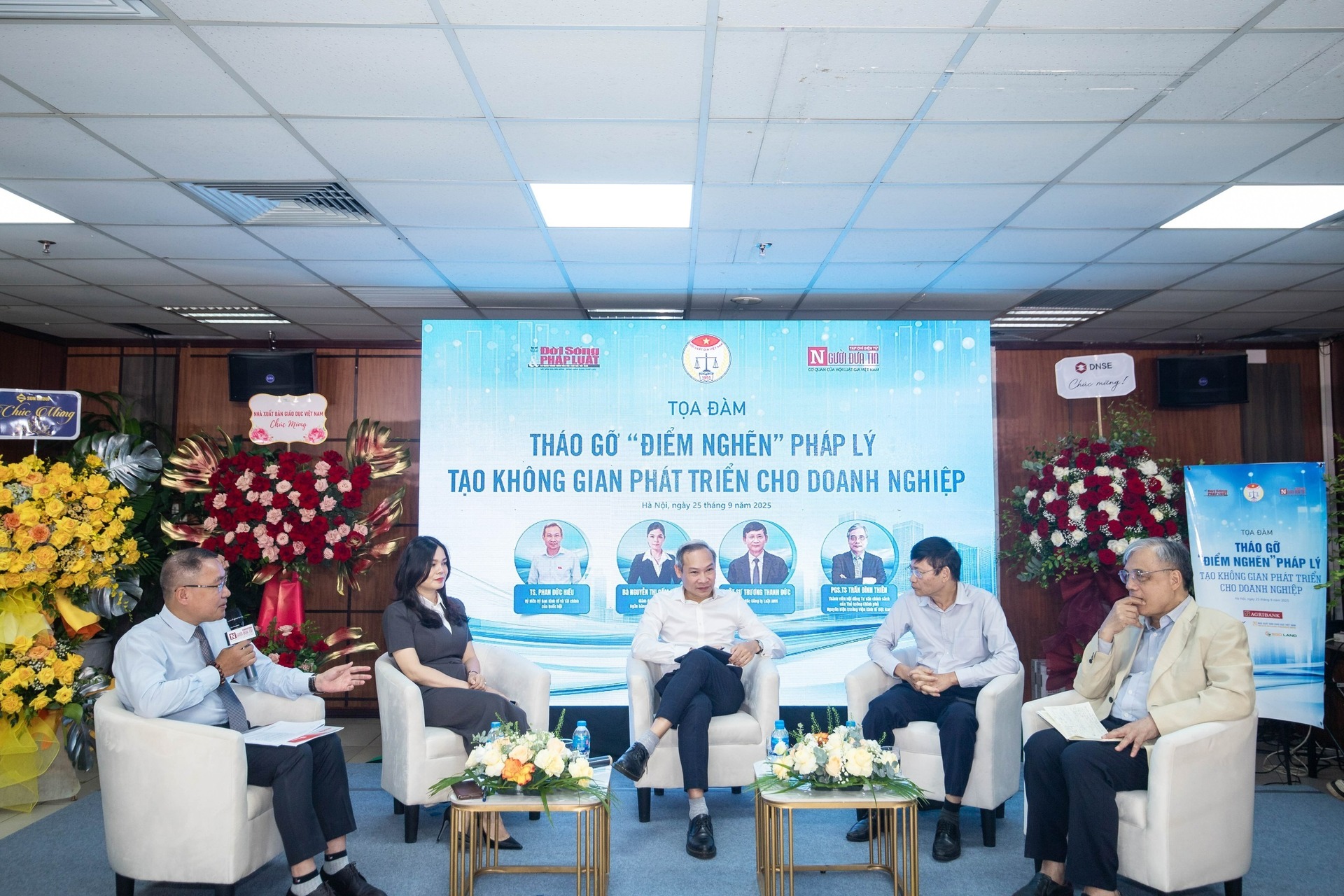 Tổng thuật Tọa đàm "Tháo gỡ điểm nghẽn pháp lý tạo không gian phát triển cho doanh nghiệp" - 12