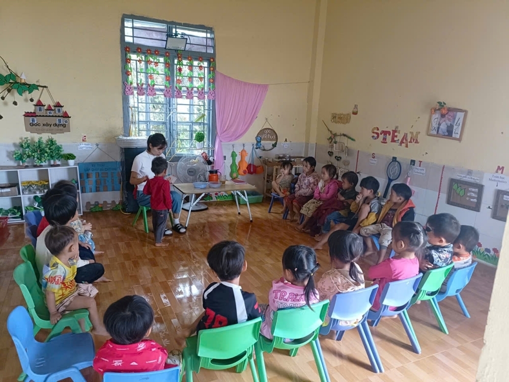  Chuyện về “ngọn đèn nhỏ” thắp sáng ước mơ giữa đại ngàn Huổi Mắn - 7