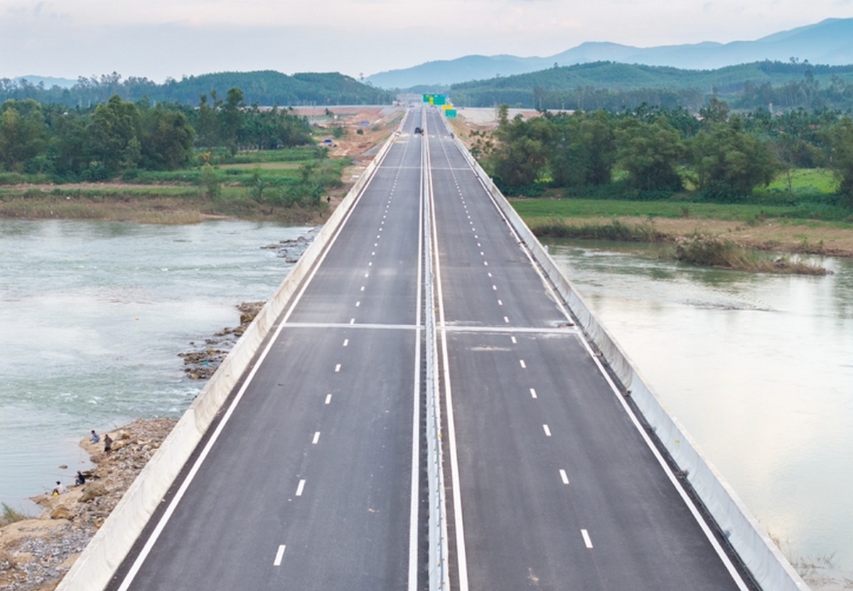 Cao tốc Quảng Ngãi - Hoài Nhơn trước ngày “về đích” - 4