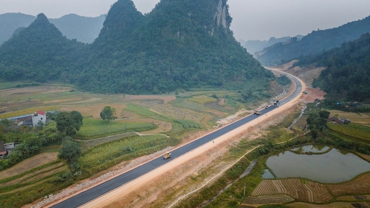 Tập đoàn Đèo Cả: Dấu ấn từ Bắc vào Nam trong kiến tạo hạ tầng giao thông quốc gia - 2