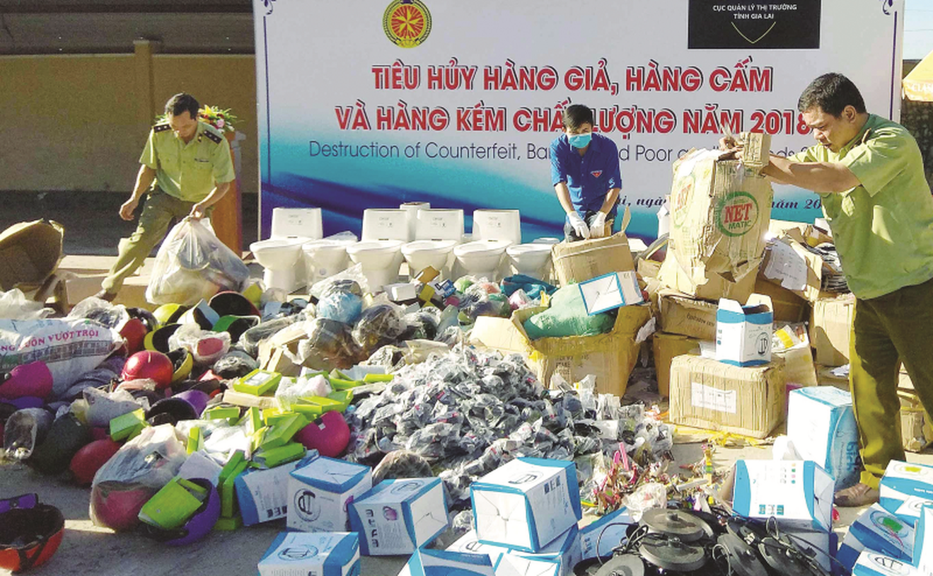 Thiếu tướng Thân Văn Hải, Cục trưởng C05: Không có “vùng cấm” trong cuộc chiến bảo vệ sức khỏe người Việt - 10