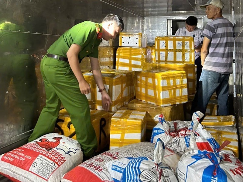 Thiếu tướng Thân Văn Hải, Cục trưởng C05: Không có “vùng cấm” trong cuộc chiến bảo vệ sức khỏe người Việt - 8