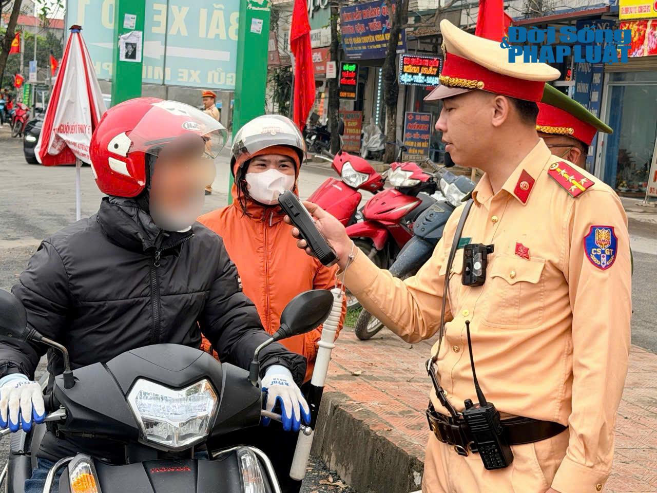 Cận cảnh công tác kiểm tra, siết chặt trật tự an toàn giao thông mùa lễ hội Chùa Hương 2026 - 10