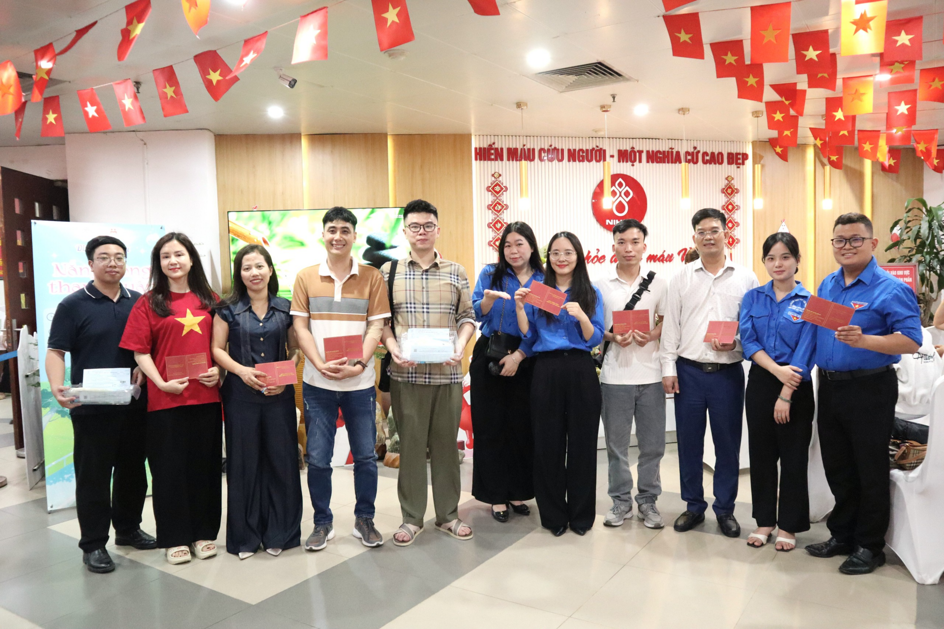 Tuổi trẻ Hội Luật gia Việt Nam tham gia hiến máu nhân đạo - 6