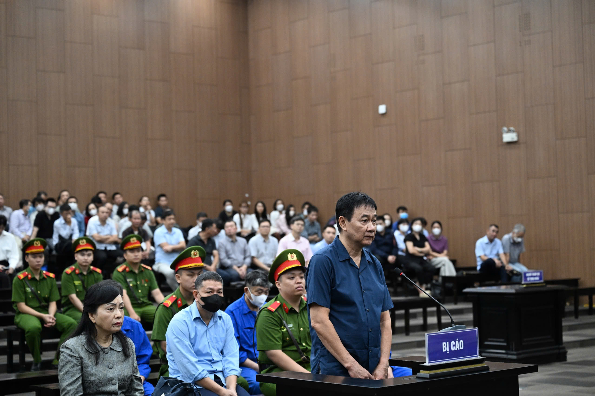 Trước giờ tuyên án bị cáo Nguyễn Thị Kim Tiến: Từ kỳ vọng “công trình để đời” của cựu Bộ trưởng Y tế đến vụ án lãng phí hơn 800 tỷ đồng - 20
