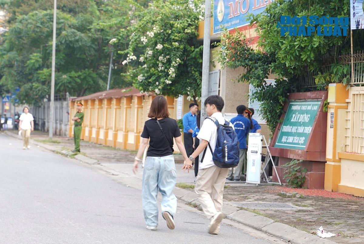 Kỳ thi lớp 10 Hà Nội: 224 điểm thi, hàng nghìn người đồng hành và một mùa thi trọn vẹn - 17