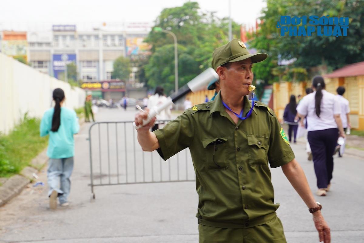 Kỳ thi lớp 10 Hà Nội: 224 điểm thi, hàng nghìn người đồng hành và một mùa thi trọn vẹn - 12