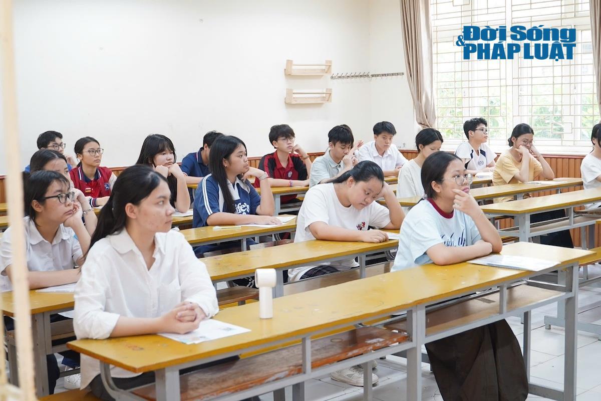 Kỳ thi lớp 10 Hà Nội: 224 điểm thi, hàng nghìn người đồng hành và một mùa thi trọn vẹn - 7