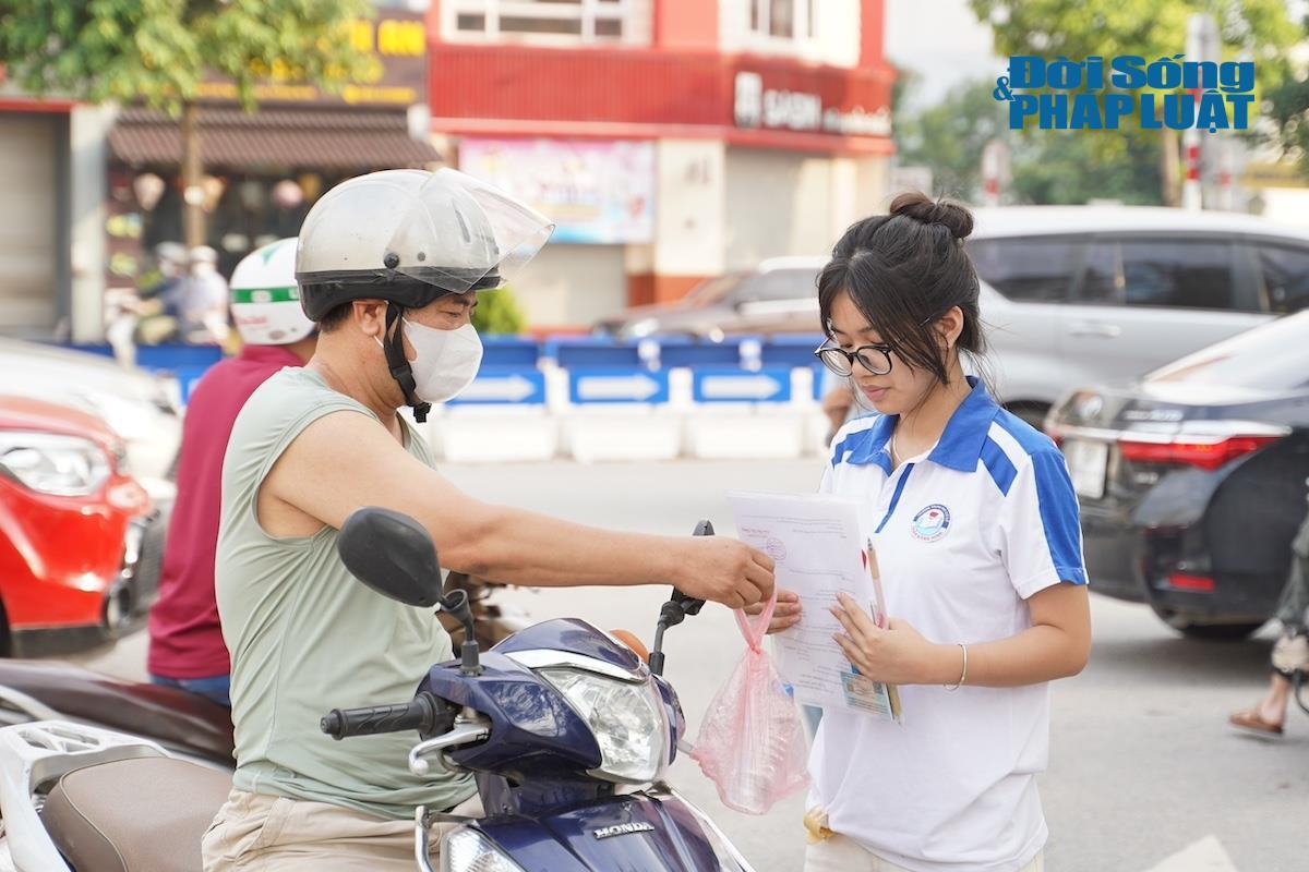 Kỳ thi lớp 10 Hà Nội: 224 điểm thi, hàng nghìn người đồng hành và một mùa thi trọn vẹn - 1
