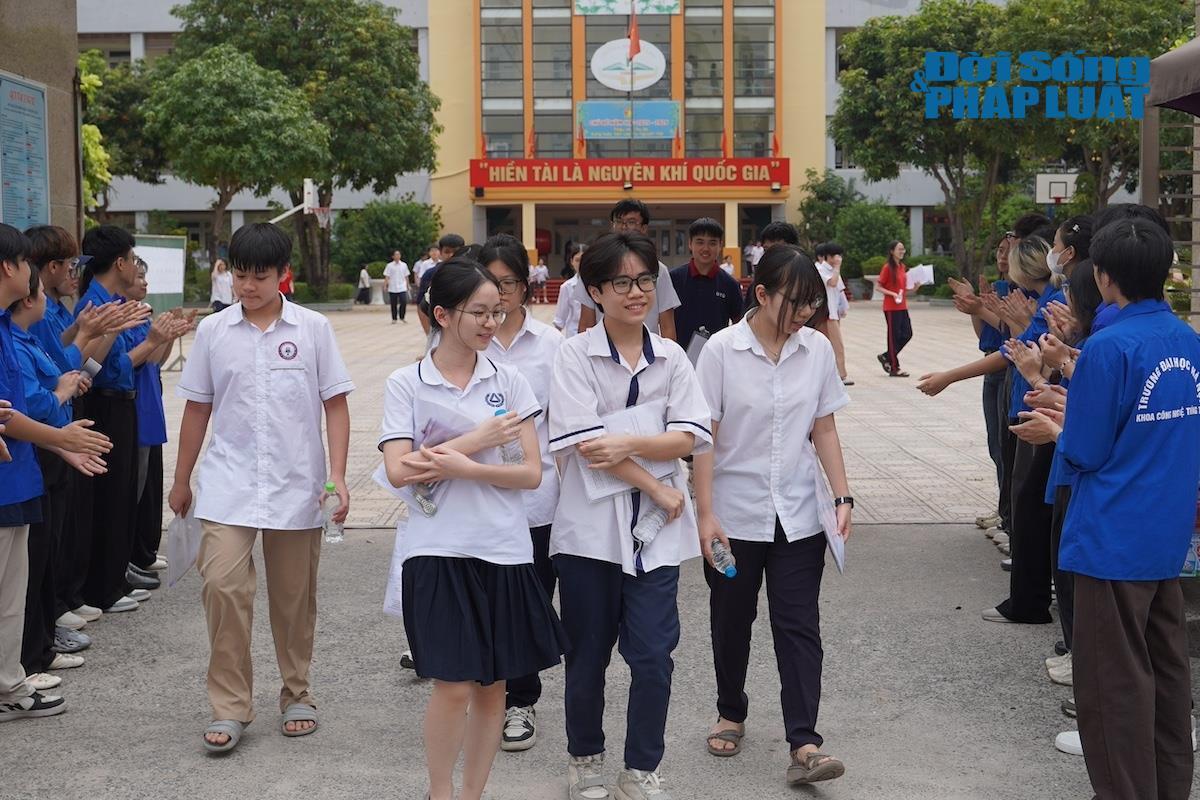 Kỳ thi lớp 10 Hà Nội: 224 điểm thi, hàng nghìn người đồng hành và một mùa thi trọn vẹn - 9