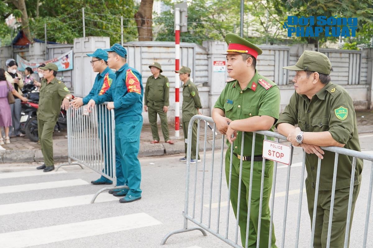 Kỳ thi lớp 10 Hà Nội: 224 điểm thi, hàng nghìn người đồng hành và một mùa thi trọn vẹn - 10