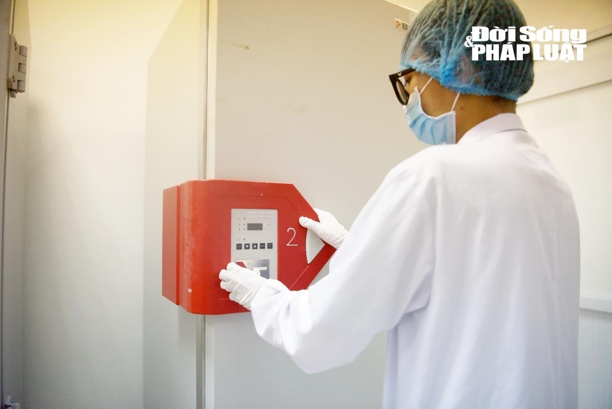Các kết quả giải trình tự được phân tích trên phần mềm chuyên dụng. Mỗi biểu đồ gen là một manh mối quý giá để xác định danh tính của một người anh hùng.