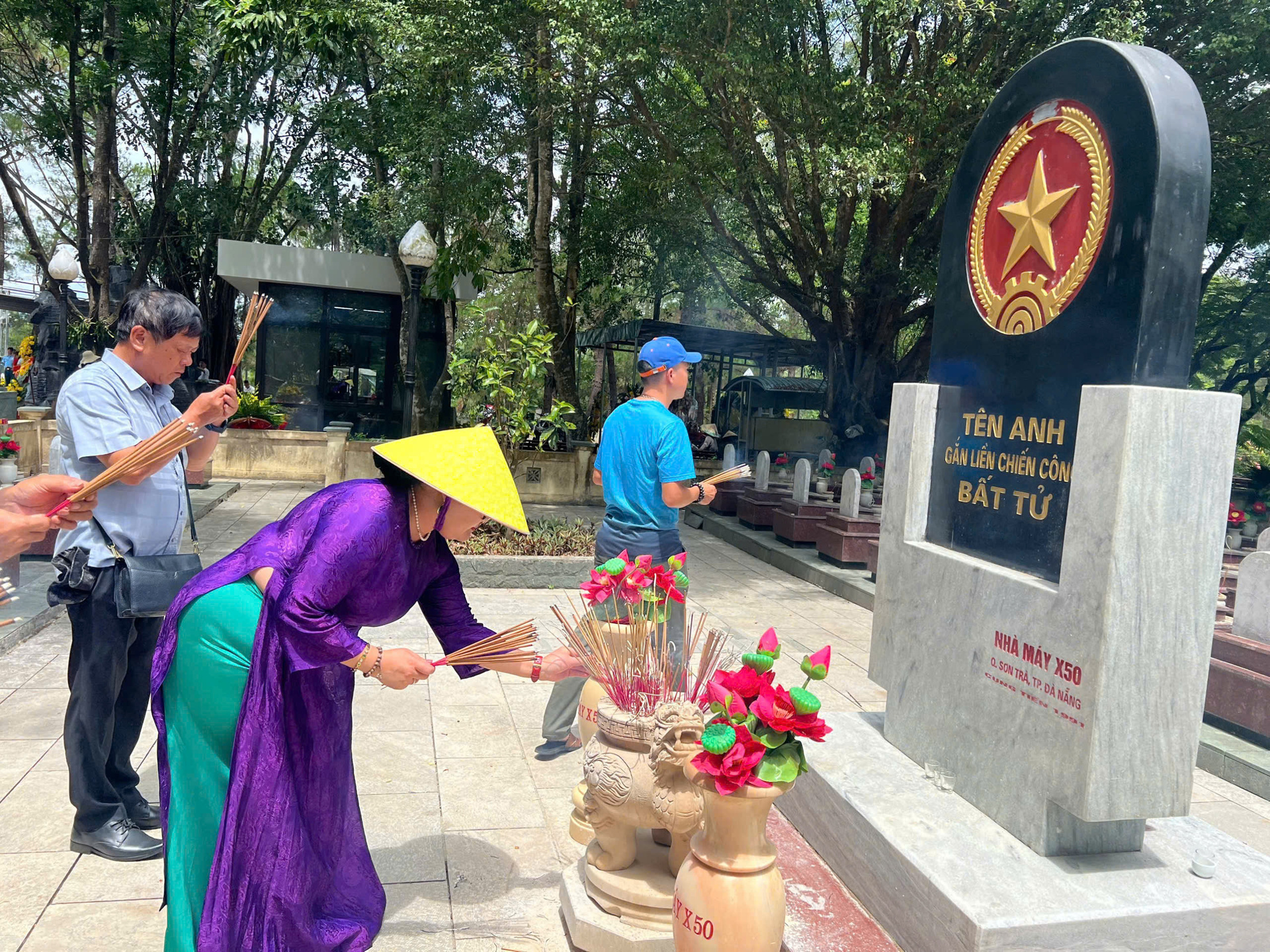 Tháng Bảy - Ba lần trở về Trường Sơn và một lời hứa với những người đã nằm lại - 4