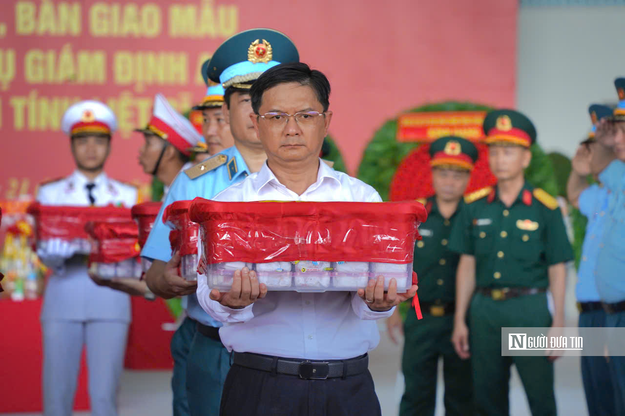 Chuyến bay đặc biệt đưa 7.104 mẫu hài cốt liệt sĩ đi tìm lại danh tính - 8