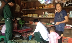 Thắt chặt tình quân dân hai nước Việt - Lào anh em