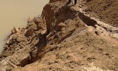 Đắk Lắk: Sông trơ đáy vì  “cát tặc” lộng hành