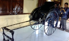 Trưng bày chiếc xe kéo tay của Hoàng thái hậu Từ Minh sau 108 năm lưu lạc