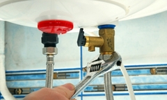 Bình nóng lạnh hay bị rỉ nước: Cách khắc phục