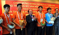 Bộ trưởng nhắn gửi niềm tin vào Công Phượng