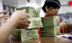 Lãi suất huy động tăng: Sếp ngân hàng nói gì?