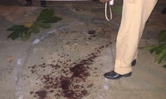 Trong cơn ngáo đá, nam thanh niên cầm dao đâm chết hàng xóm