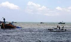 Tiếp tục tìm kiếm 6 ngư dân Thanh Hóa mất tích trên biển