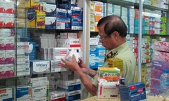 Đồng loạt kiểm tra trung tâm phân phối tân dược lớn nhất miền Bắc