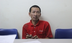 Trong cơn say rượu, con trai dùng dao đuổi chém mẹ