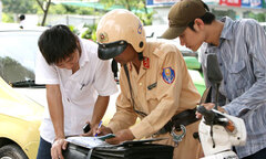 Tăng mức xử phạt giao thông có làm tăng hối lộ?