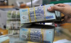 Lãi suất tiền gửi kỳ hạn nào tại ngân hàng đang cao nhất tháng 10/2015?