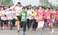 5000 sinh viên & cựu sinh viên Hà Nội phấn khích với “đường chạy kết nối”