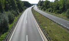 Khám phá cung đường cho phép chạy xe không giới hạn tốc độ