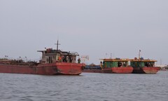 Hàng trăm cảnh sát đột kích bắt  "cát tặc " ngoài khơi biển Vũng Tàu