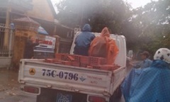 Huế: Dùng xe công để chở gạch cho... chủ tịch