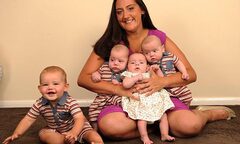 Người phụ nữ Anh sinh 4 đứa con trong 9 tháng