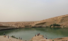 Bí ẩn hồ nước rộng hơn 1 ha bỗng xuất hiện ở sa mạc