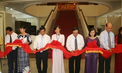 Hình ảnh Chủ tịch Hồ Chí Minh trên sưu tập tiền và tem thư