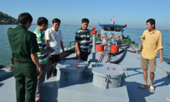  Bắt 2 tàu chở dầu không rõ nguồn gốc trên biển Tây Nam  
