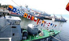 Cận cảnh dàn tàu mặt nước, tàu ngầm hùng hậu tại Cam Ranh