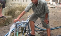 Kỳ lạ giếng nước ngọt tự phun trào giữa mùa hạn