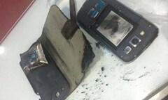 Samsung Galaxy S3 bất ngờ bốc cháy trong ngân hàng