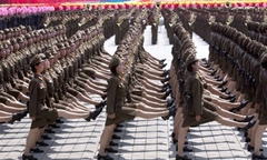 Nữ binh Triều Tiên - tóc phải ngắn, nhưng không cần 'chân dài'