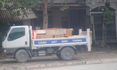 Dân chống bão, quan ăn nhậu