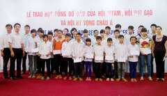  Bắc Giang: Gần 200 triệu đồng học bổng đến với trẻ em khó khăn